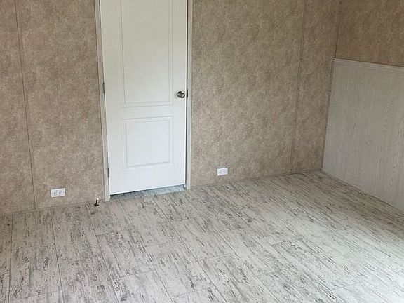 3rd image of 3000 John Harden Dr APT 12