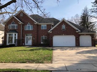 355 Willowood Ln, Willowbrook, IL