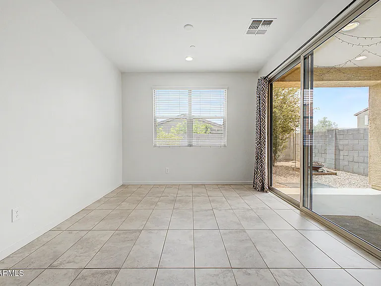 21415 W Holly St — Photo 10