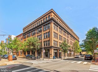 301 Race St APT 112, Philadelphia, PA 19106