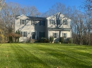 28 Cohasset Ln, Cranston, RI 02921
