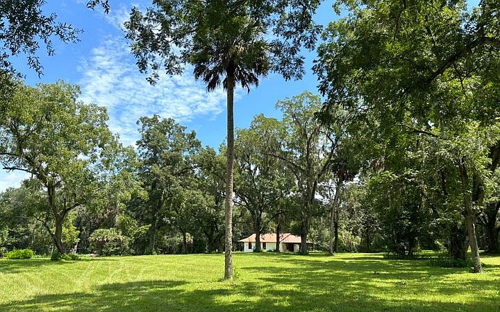 1st image of 355 SW Hunter Leigh Pl