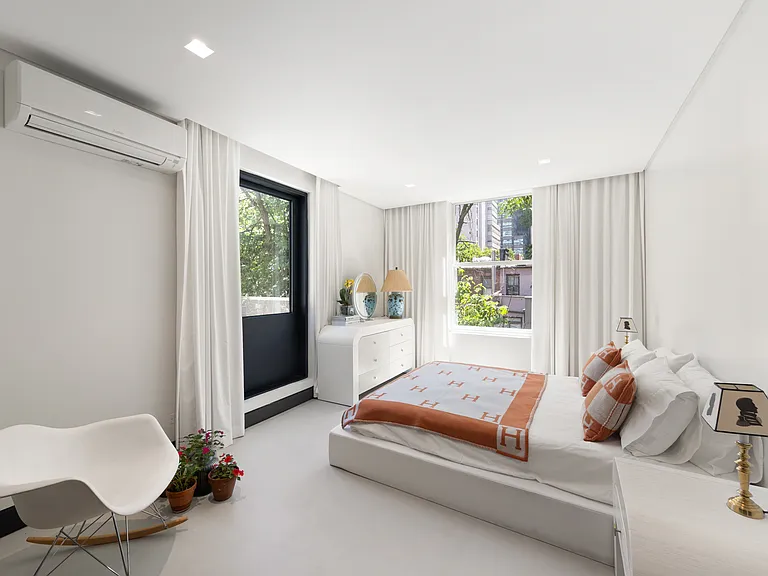 126 E 62nd St #2 — Photo 11