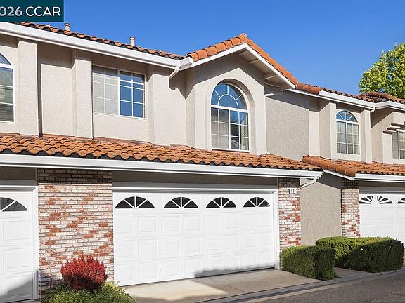 2nd image of 371 Bellflower Ct