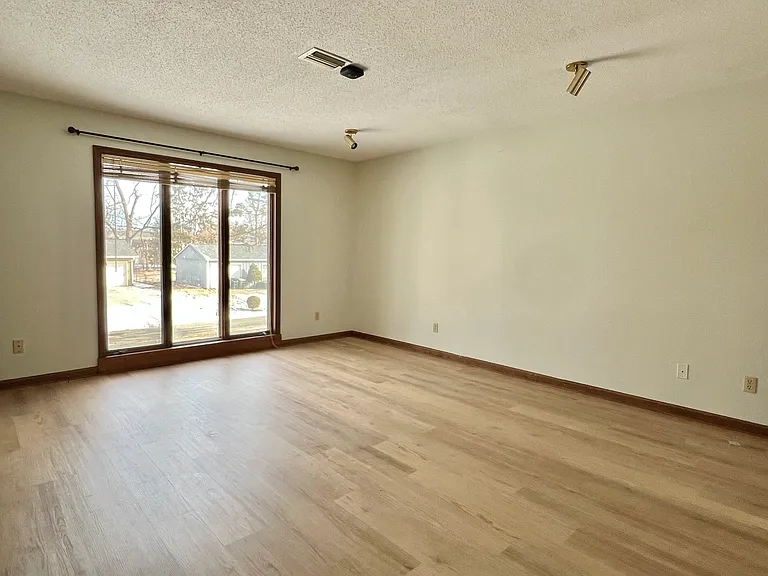 121 E Navajo St — Photo 10