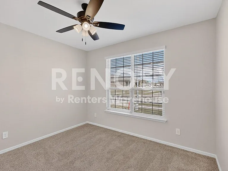 8517 Centerboard Ln — Photo 37