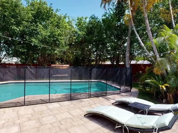 1701 N 46th Ave, Hollywood, FL 33021