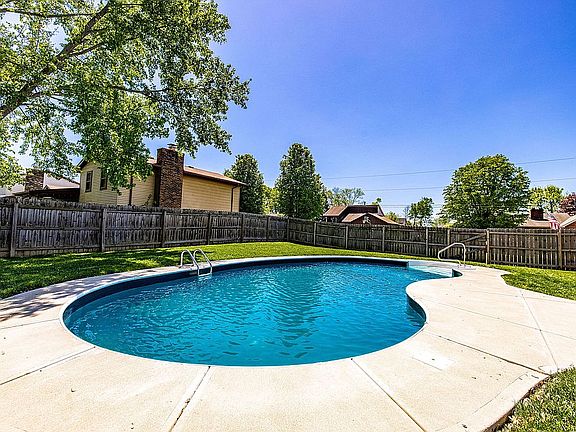 4th image of 3808 Schroeder Dr