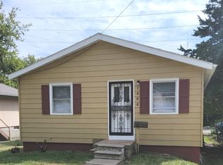 1606 Indiana St, Bloomington, IL 61701