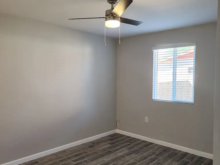 1041 W Elna Rae St — Photo 14