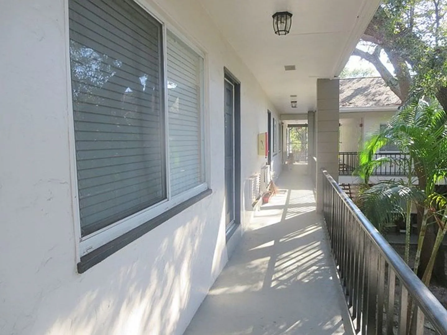 Move-In Special! Stunning Renovated 1br In The Heart Of South Tampa — Photo 2