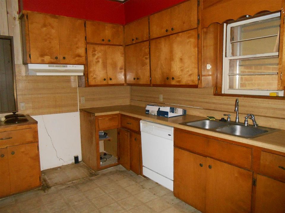 2nd image of 1110 W Evergreen St