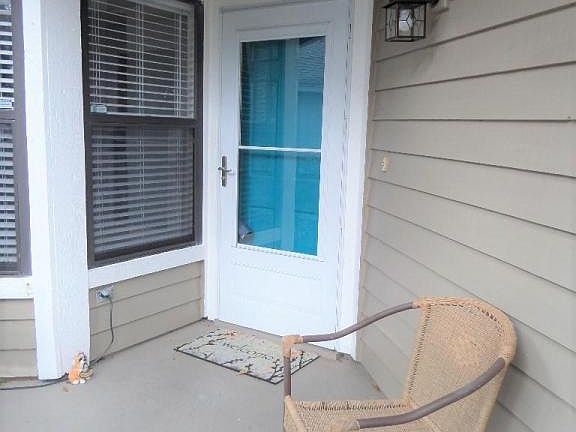 2nd image of 977 Belleflower Dr