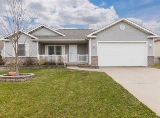 6226 Palmetto Cir SW, Cedar Rapids, IA 52405