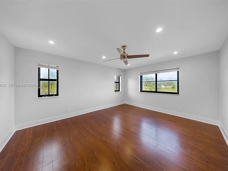 1538 Tamarind Ct — Photo 22