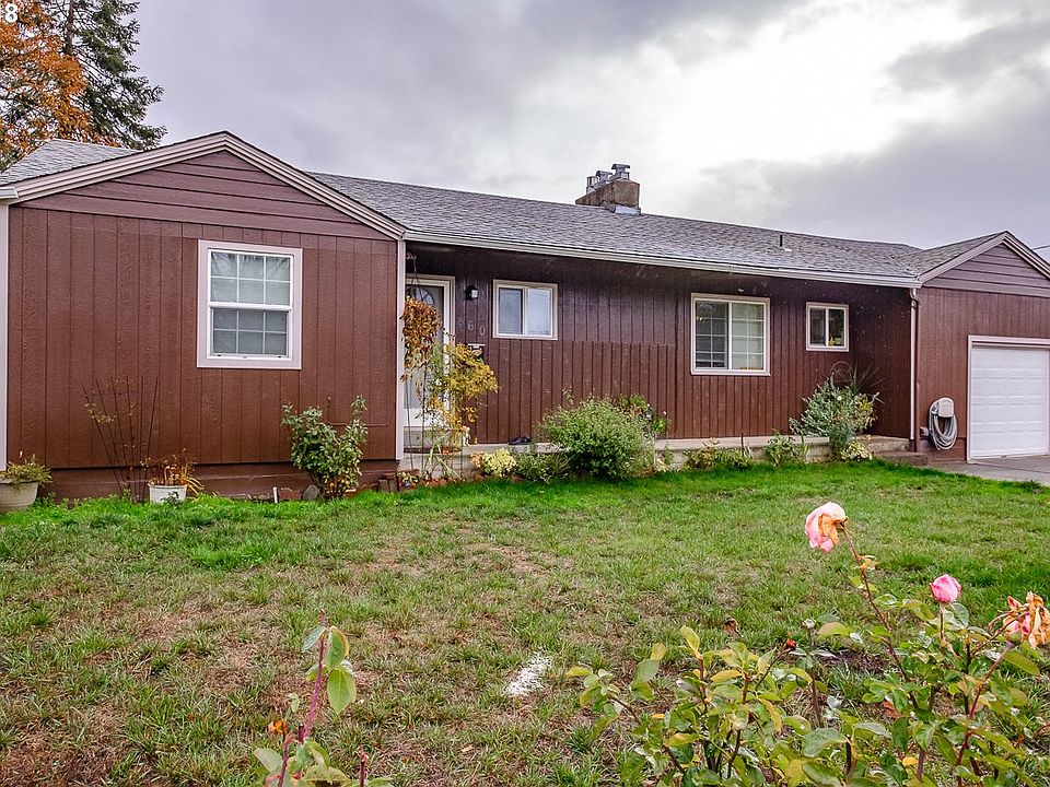 2nd image of 460 22nd St SE
