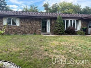 1307 E Grant St, Iron Mountain, MI 49801