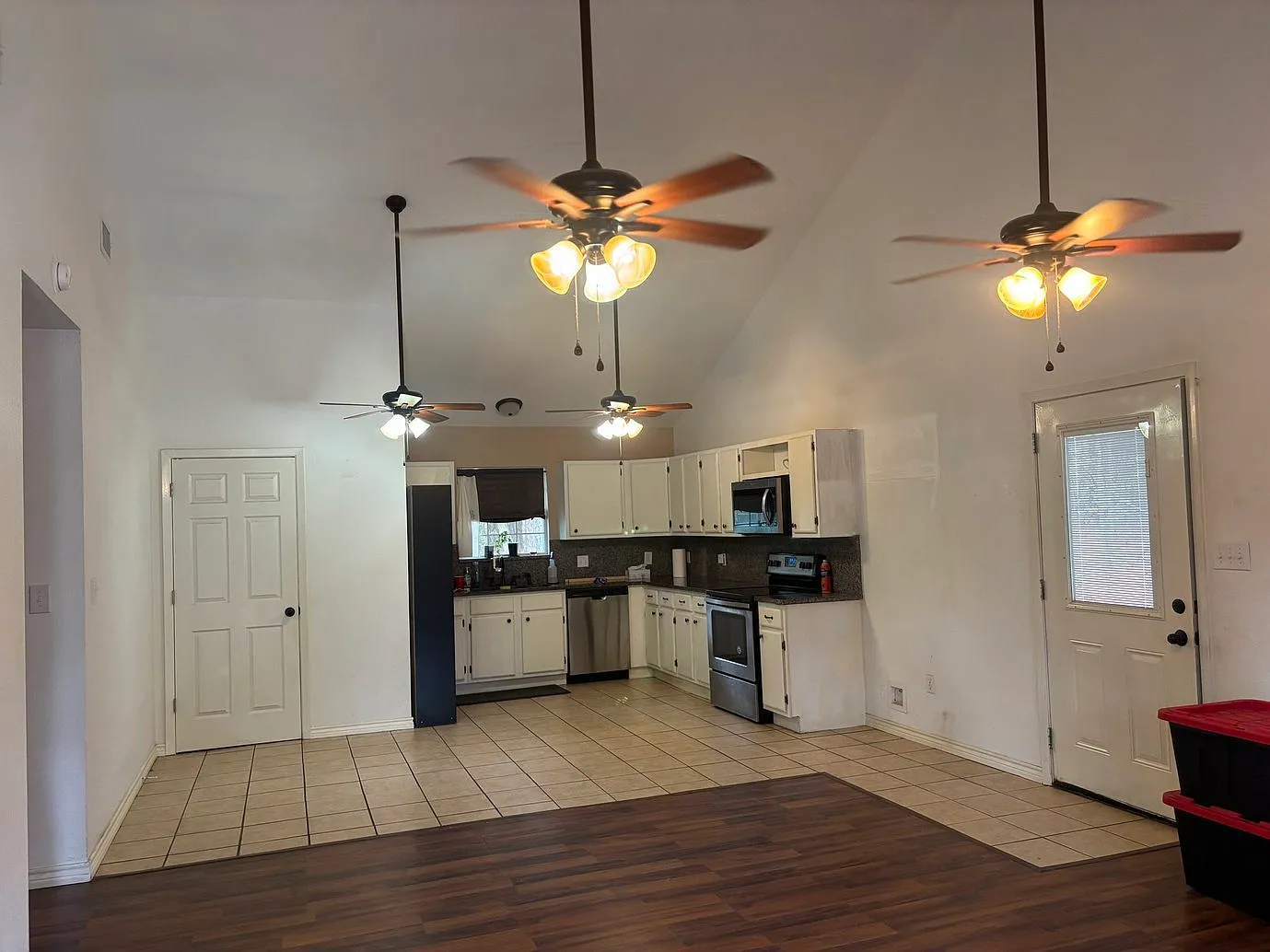 3 bed, 1280 sqft, $1,800 — Photo 4