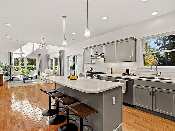 2nd image of 42 Winthrop Rd
