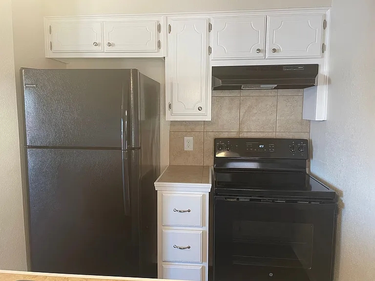 1407 Glen Oaks Ct — Photo 5