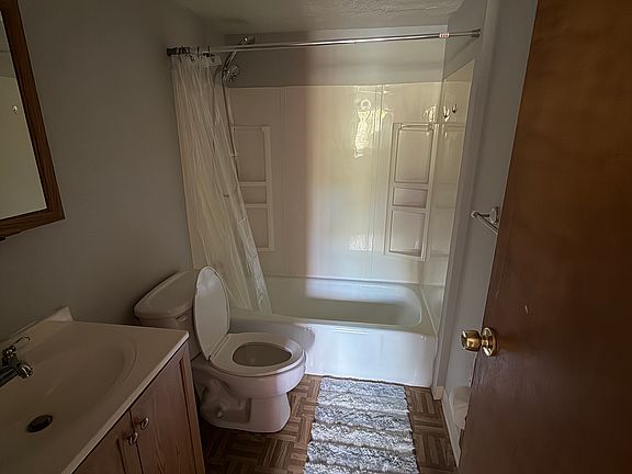 3rd image of 4722 Castlebar St NW APT 2