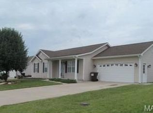265 Derek Dr, Hawk Point, MO 63349