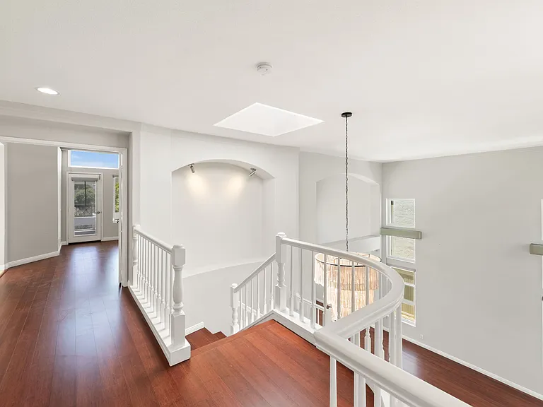 1068 Pacific Hill St — Photo 44