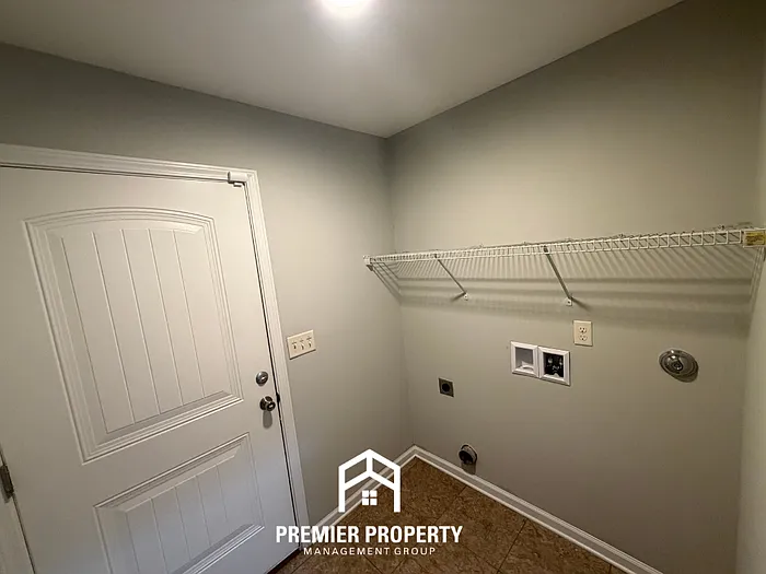 437 Barn Wood Rd — Photo 8