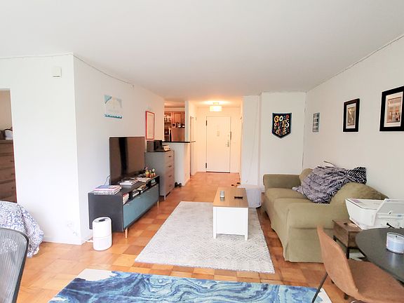 3rd image of 392 Central Park W APT 4T