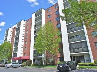 28 9th St APT 805, Medford, MA 02155