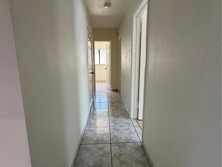 1501 N Maryland Ave — Photo 12