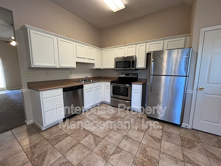 1330 Siskin Dr — Photo 6