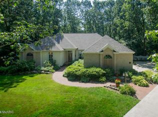 7890 Deerpath Rd, Kalamazoo, MI 49009