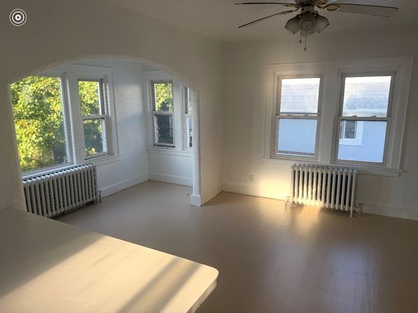 122 Greenvale Ave #2