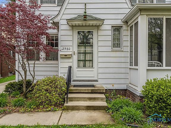 4th image of 2560 Portsmouth Ave