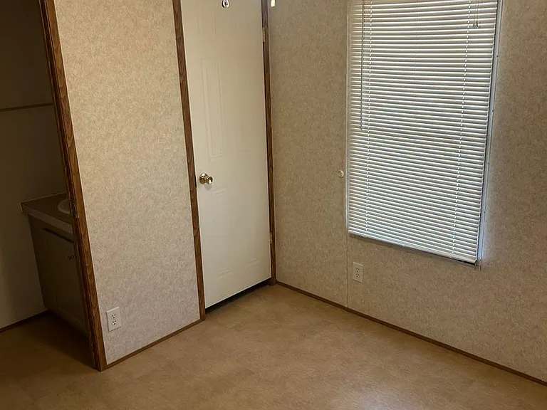 11714 S Renee Ave — Photo 10