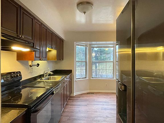 5th image of 2438 Ladymeade Dr