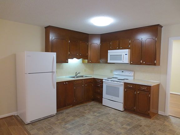 2nd image of 720 Kincaid Cir APT 6