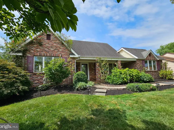 75 Earnshaw Ln, Willingboro, NJ 08046