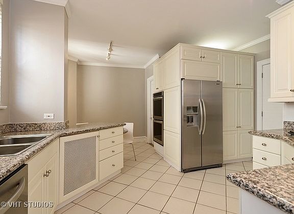3rd image of 3300 N Lake Shore Dr APT 6E