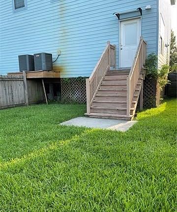 4th image of 6211 Wadsworth Dr