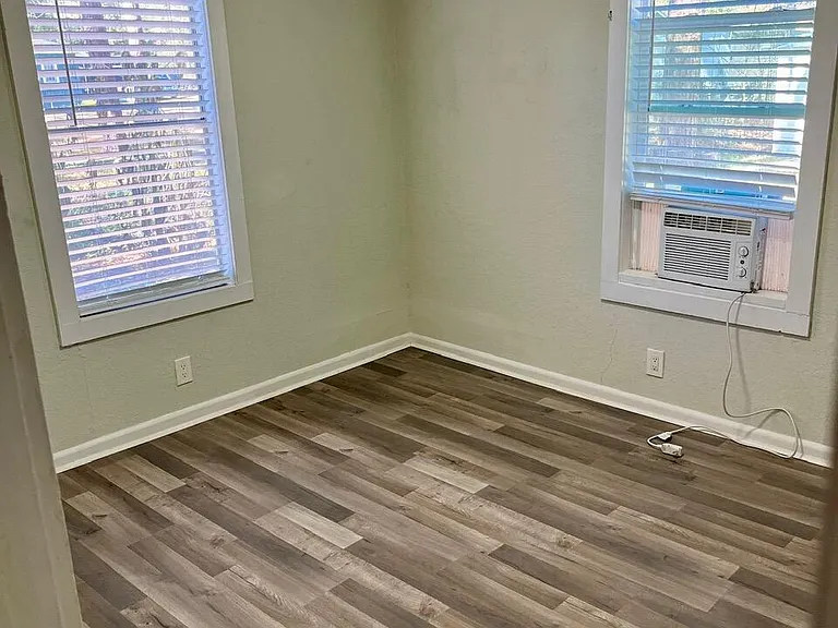 8903 Hipps Rd — Photo 9
