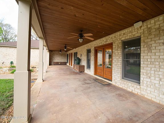 4th image of 3555 Fogg Rd S