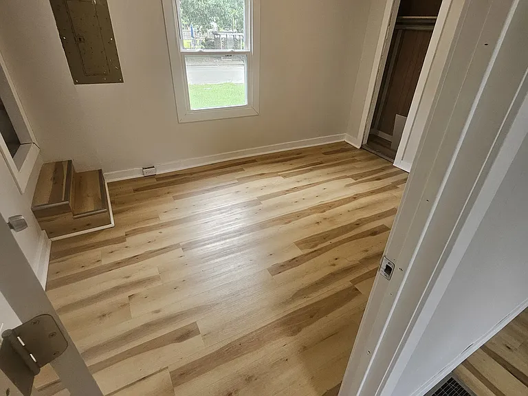 921 N 2nd Ave — Photo 5