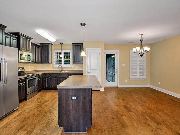 4th image of 5025 Montauk Trl SE
