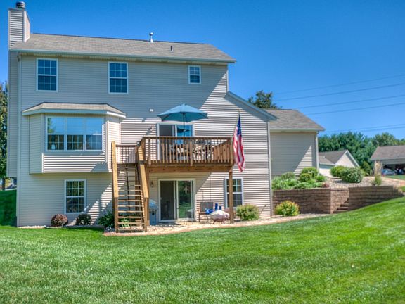 3rd image of 5201 Syracuse Ct