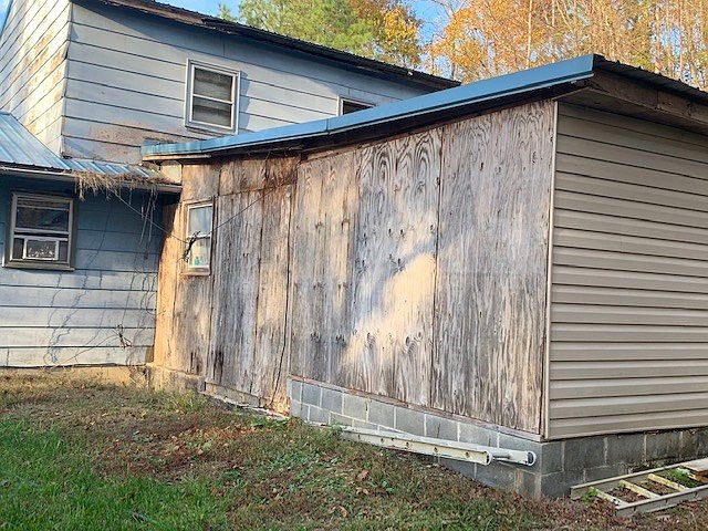 2nd image of 1271 Ramsey Mountain Rd