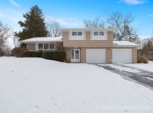 1210 Lawnmeadow Ln, Naperville, IL 60540