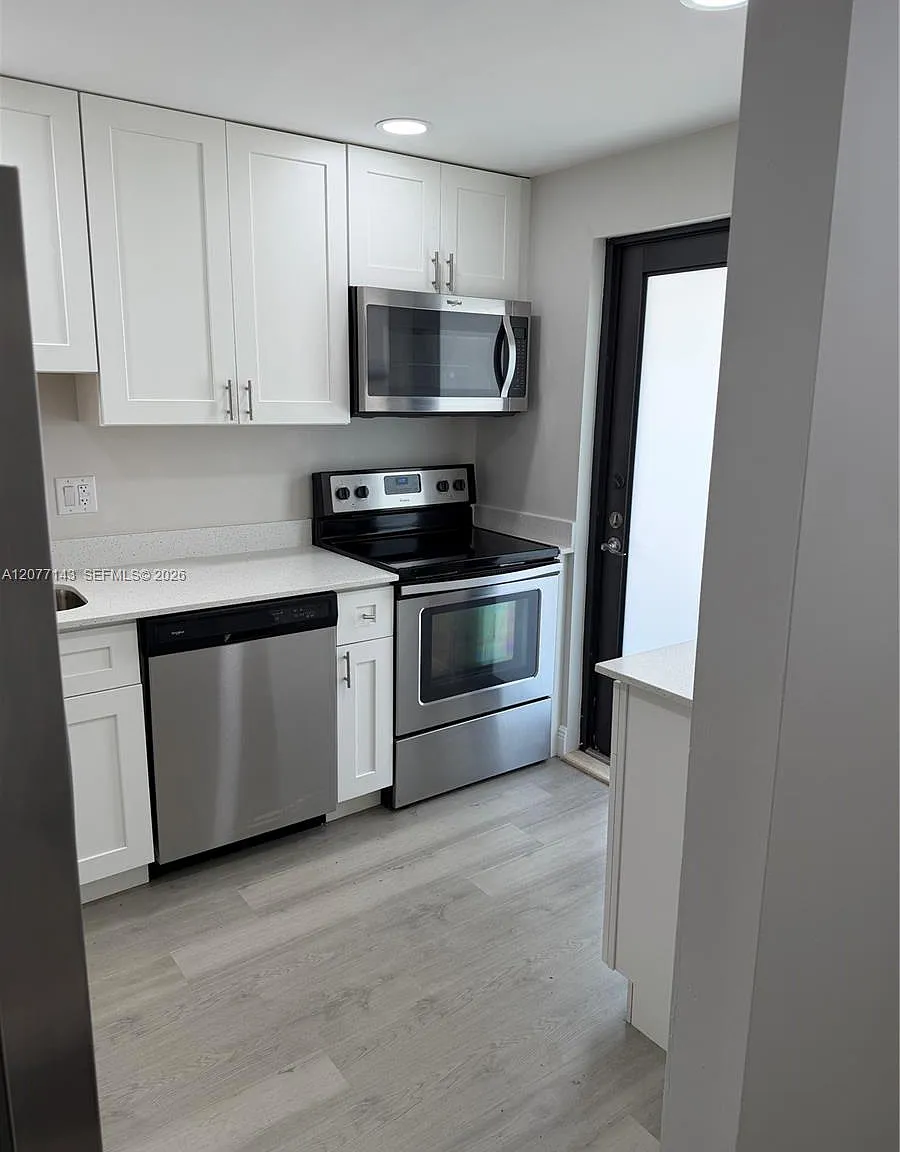 Gabriel Towers Condo — Photo 3