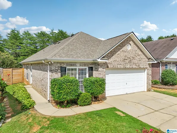 4717 Longmeadow Dr, Bessemer, AL 35022
